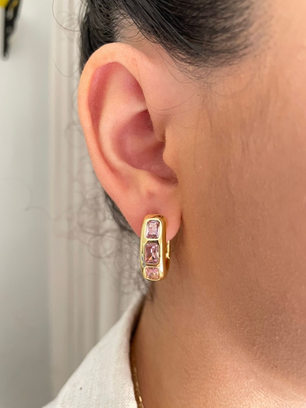 Brinco dourado de argola com zirconia cristal com banho em ouro 18k - Image 6