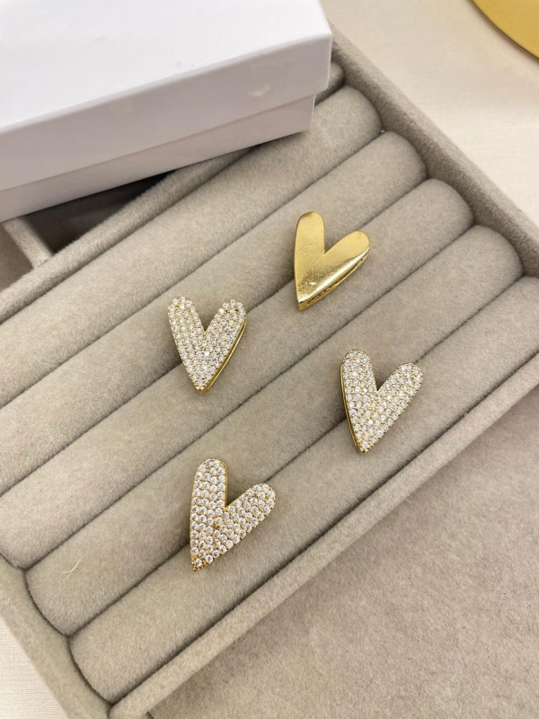 Pingente coração de luxo cravejado com zirconia banho em ouro 18K
