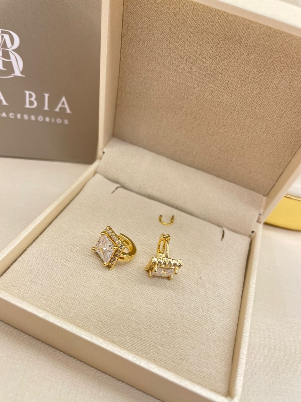 Brinco de argola cravejado de zirconia cristal banho em ouro 18k