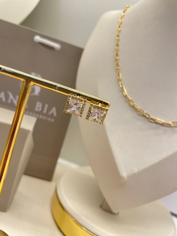 Brinco de argola cravejado de zirconia cristal banho em ouro 18k - Image 2