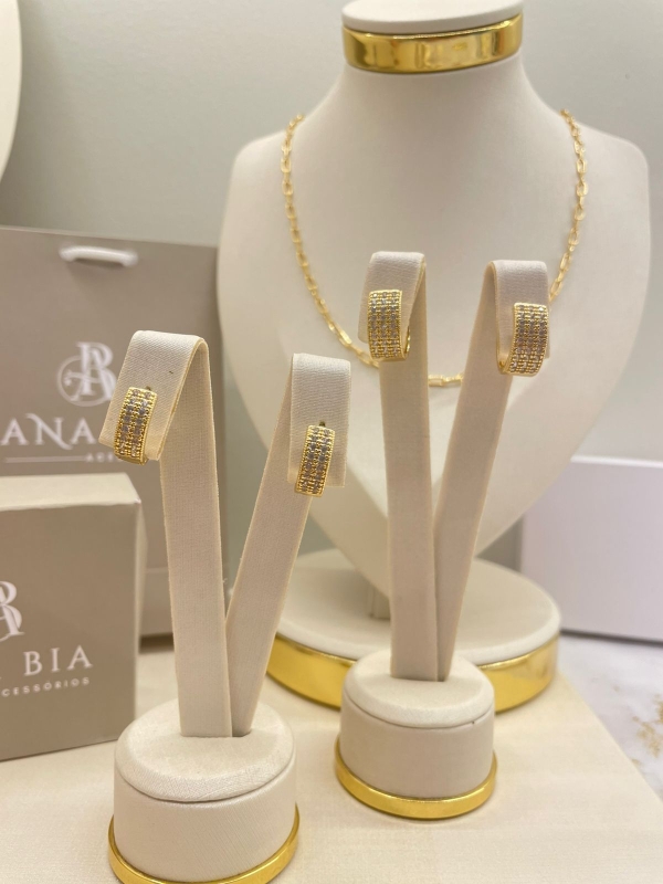 Trio de argola cravejado de zirconia cristal banho em ouro 18k - Image 2