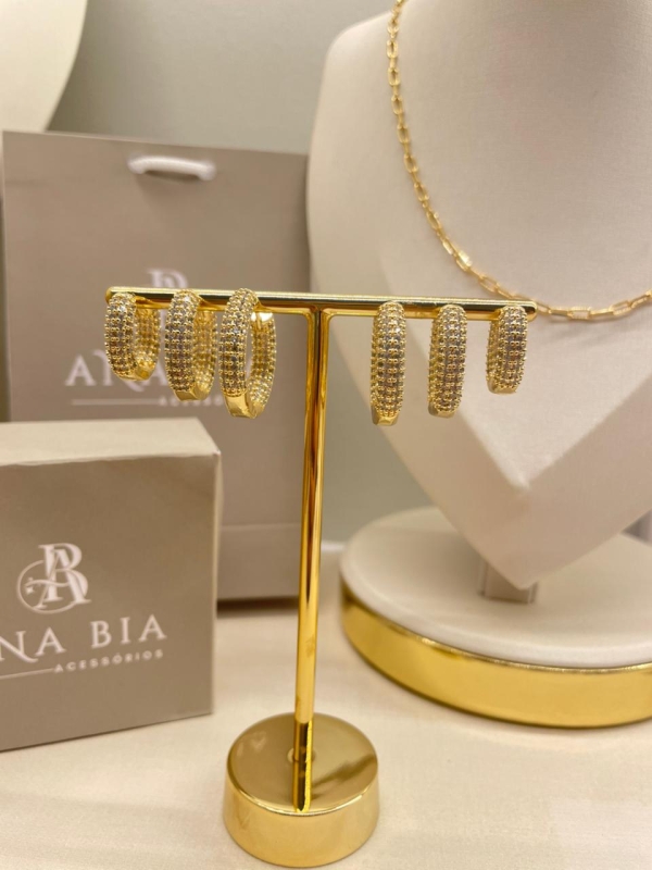 Brinco de argola P com zircônia banho em ouro 18k - Image 2