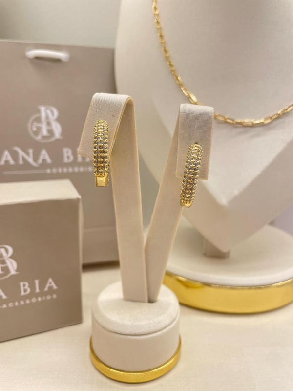 Brinco de argola com zirconia banho em ouro 18k