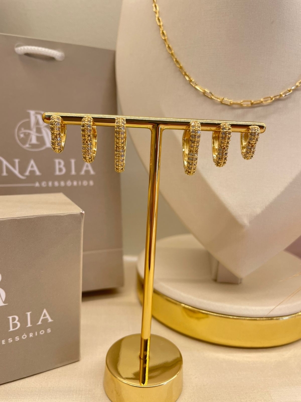 Trio de argola coração cravejado de zirconia cristal banho em ouro 18k