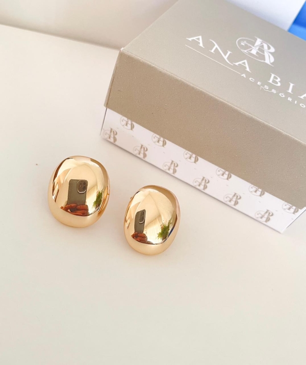 Brinco de base liso banho em ouro 18k