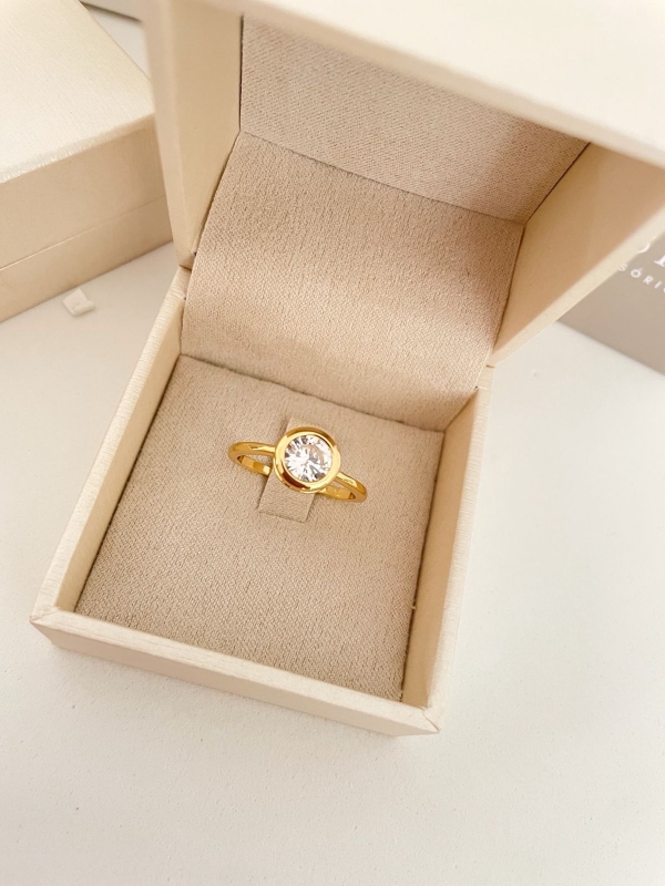Anel Ponto de Luz zirconia cristal banho em ouro 18k