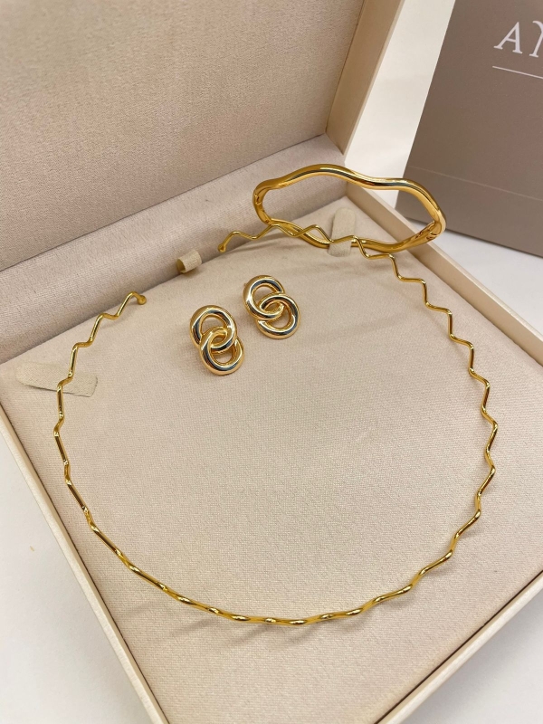 Colar de Aro Ondulado Banho Em Ouro 18k - Image 2