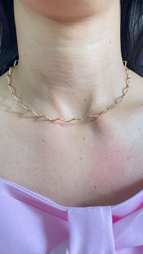 Colar de Aro Ondulado Banho Em Ouro 18k