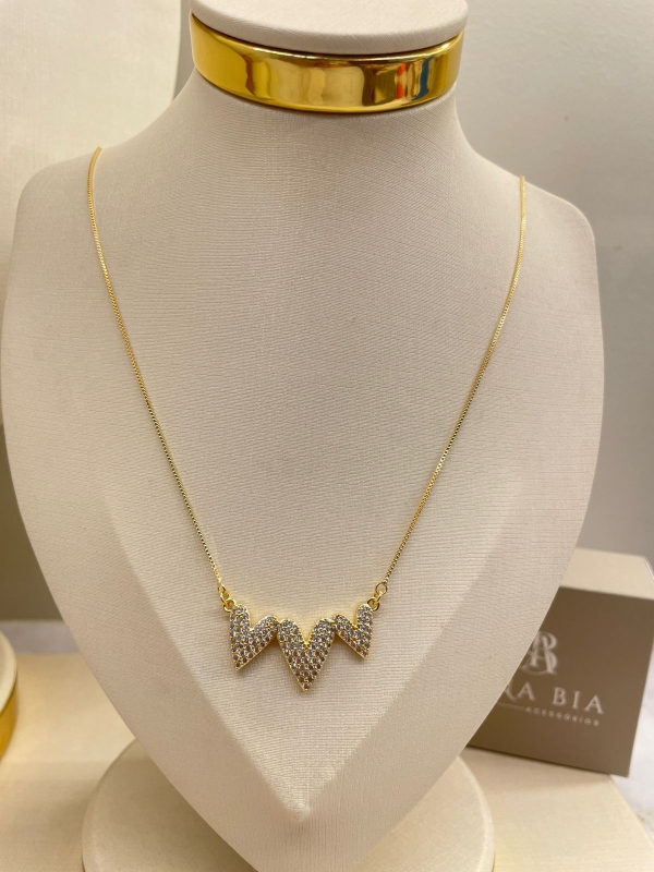 Colar Corações com pingentes cravejados de zirconia cristal banho em ouro 18k - Image 2